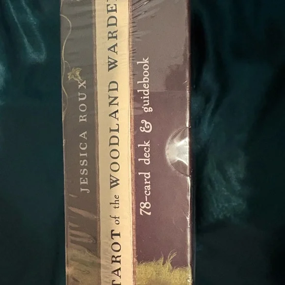 Tarot of the Woodland Wardens 78-Card Deck - Picture 3 of 3